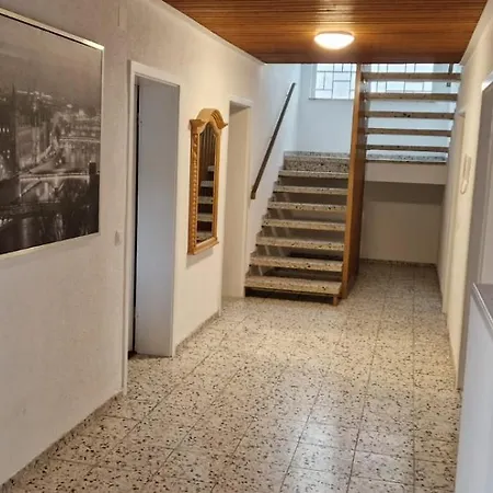 Haus Unterkunft Mit 6 Schlafzimmern Fuer Monteure In Bingen Am Rhein *