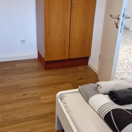 Haus Unterkunft Mit 6 Schlafzimmern Fuer Monteure In Bingen Am Rhein Prázdninový dům *